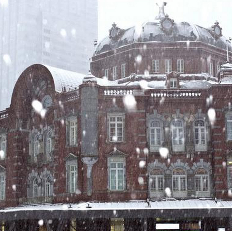 東京駅　雪